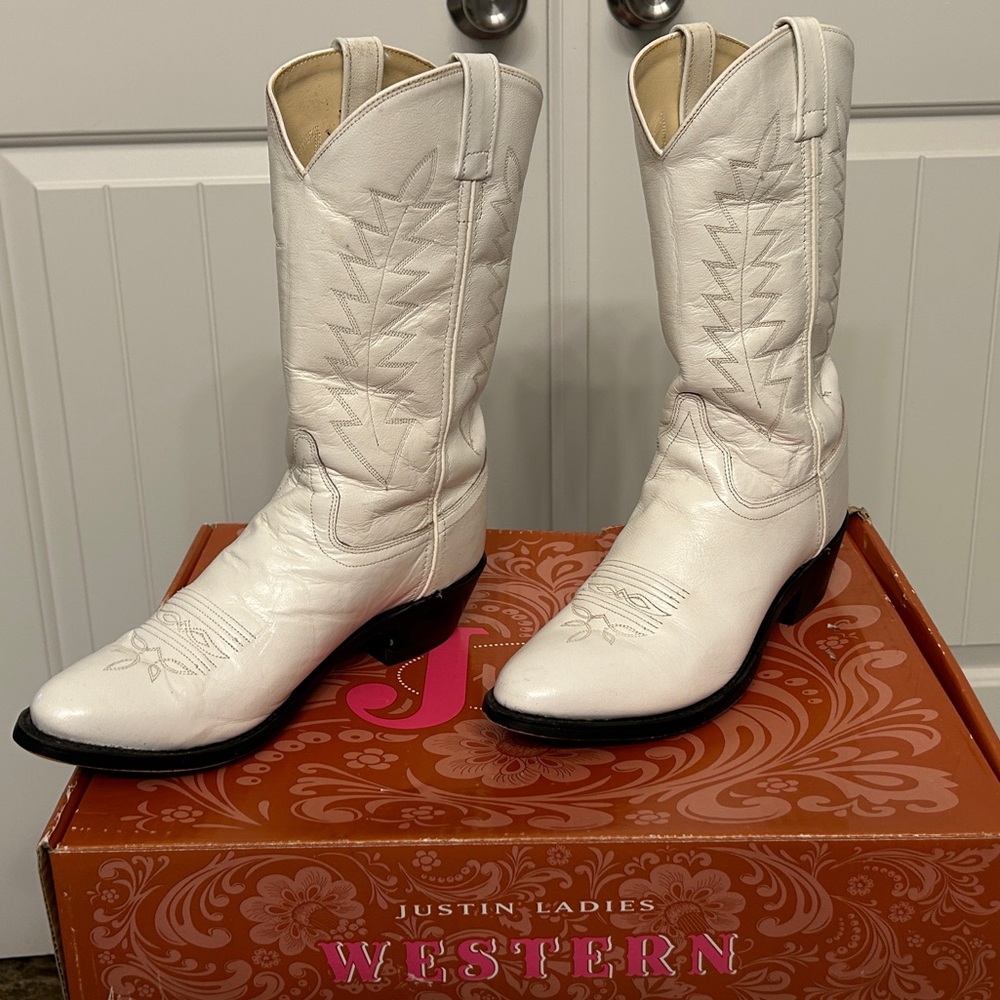 Justin Cowboy Boots